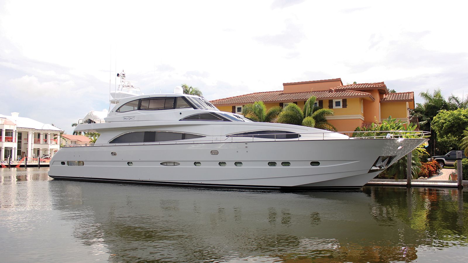 Further price drop on Astondoa motor yacht Holycow